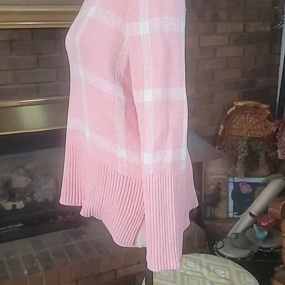Pink and white mock neck sweater ribbed flare sleeves no tags see measurements - Picture 3 of 14